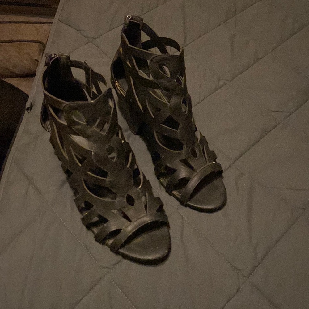 Size 8 Cato heels